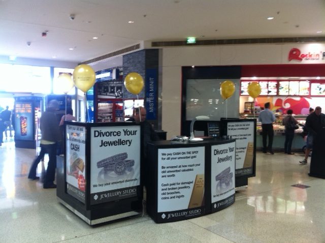 How to sell your jewellery online safely